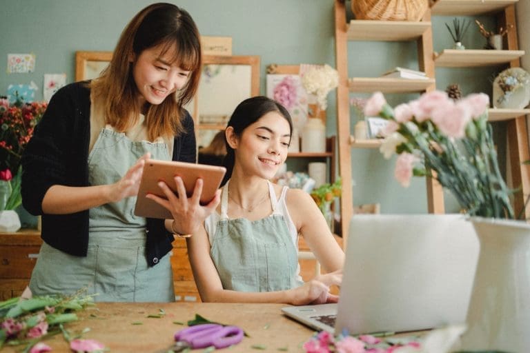 Team members issuing refund receipts in QuickBooks Online