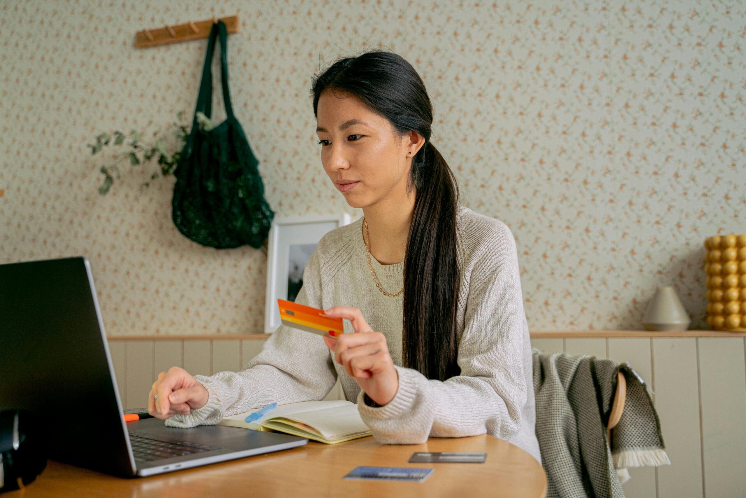 Customer entering credit card payments online