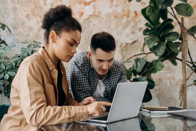 Team members exploring Xero for managing overdue invoices